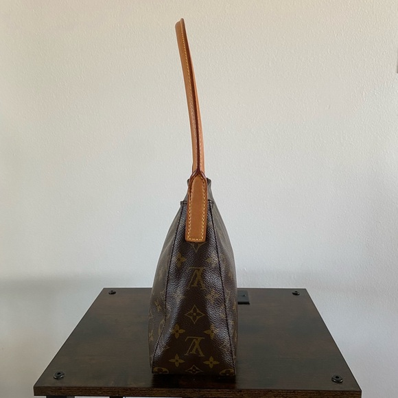 Monogram Canvas Looping MM - Picture 5 of 11